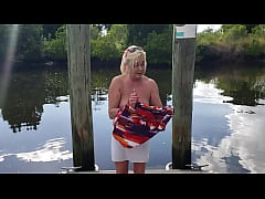 Play MP4 - Showing Everything in Public