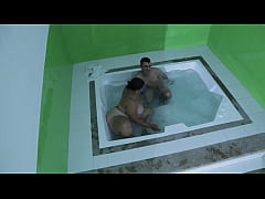 Play MP4 - sexo fuerte en la pisina mi madrastra le gusta mi polla