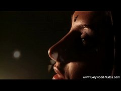 Play MP4 - Loving The Indian Lover