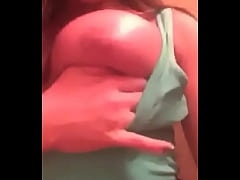 Play MP4 - teen tetona ense&ntilde;a tetas