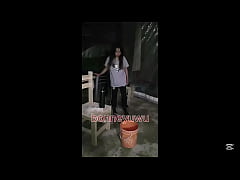 Play MP4 - Bonneyuwu - puta pendeja ba&ntilde;andose turra villera