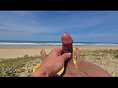 Play MP4 - naked outdoor wank at the public beach