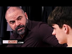 Play MP4 - My beautiful StepDaddy