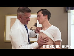 Play MP4 - MasonicBoys - Hot suited DILF smashes his raw dick into a smooth twink
