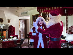 Play MP4 - Granny Carmen Claus&colon; Delicious Dildo Fucking Elf