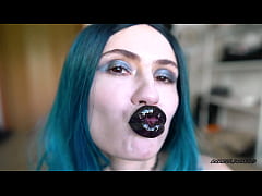 Play MP4 - Goth girl lip pouting job CUSTOM