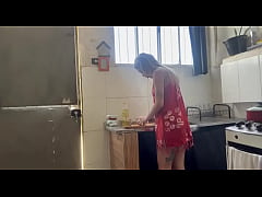 Play MP4 - Cheguei do quartel e ela estava fazendo almo&ccedil;o e acabamos transando