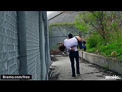 Play MP4 - Man get himself two dick while on chained - Bromo