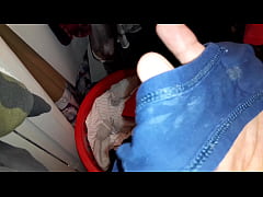 Play MP4 - Sniffing Wet Panties