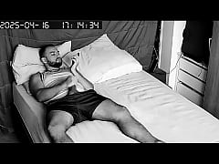 Play MP4 - Cameras flagrando homem numa boa punheta entre sombra e luz&period;