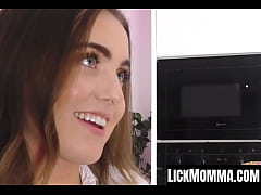 Play MP4 - Petite stepdaughter Lola Rae DILDO FUCKS her stepmom Louise Lee