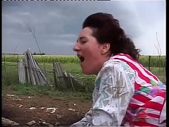 Play MP4 - How to fuck a milf outdoor