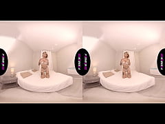 Play MP4 - PORNBCN Smartphone Virtual Reality a milf masturbates for her fans and is more horny than ever&comma; touching her big boobs and masturbating her pussy to orgasm&period; Mature slut mom big boobs - tits