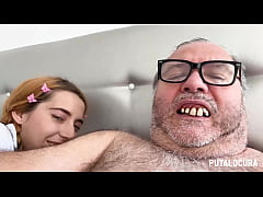 Play MP4 - PutaLocura - Rubia de tetas enormes Safira Yakkuza ofrece su co&ntilde;o al Padre Dami&aacute;n