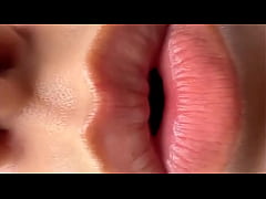 Play MP4 - Misslili very beautiful seductive pink lips