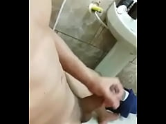 Play MP4 - Novinho hetero Gostoso na Punheta