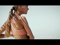 Play MP4 - Glamorous european chick fucked outdoor by her trainer