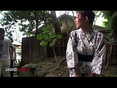 Play MP4 - Steamy Aoi Mizuno Gives Outdoor Blowjob Finishing with Explosive Cumshot