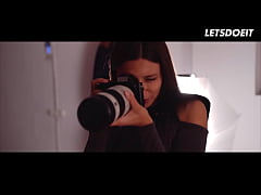 Play MP4 - Straight Busty MILF Seduced By Hot LESBIAN Photographer - A GIRL KNOWS