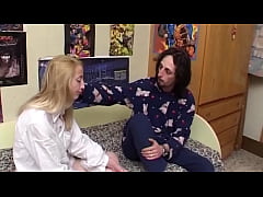 Play MP4 - Caregiver messed with her cat on the ward