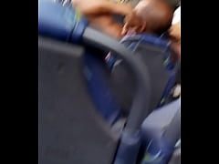 Play MP4 - Novinho se exibindo em &ocirc;nibus do Rj