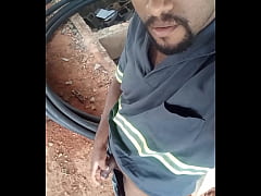 Play MP4 - Batendo uma escondido na obra enquanto os colegas Trabalham