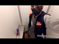 Play MP4 - MAGRELO PIROCUDO SE MASTURBANDO