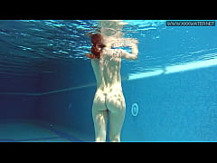 Play MP4 - Nicole Pearl the most milf in the world swimming
