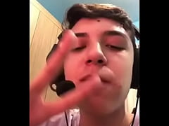 Play MP4 - Thiago me fodendo e comendo marshmellow na minha frente