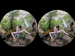 Play MP4 - Gorgeous Yanks Babe Endza Loves Her Pussy In VR