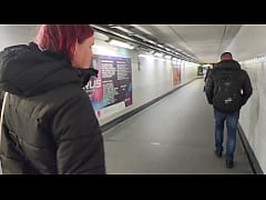 Play MP4 - je rejoin un fan qui ma proposer un plan dans une salle desaf&eacute;ct&eacute; dans le metro a paris