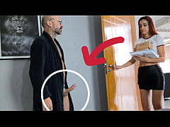 Play MP4 - vovo pervertido recebe entregadora com pau de fora&excl;