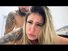 Play MP4 - Falei pra ele que eu n&atilde;o queria da o cu pq sou virgem &excl; Mais ele colocou no meu cu e sem camisinha e quis gozar dentro &period; Meu cuzinho estava todo molhado e babado