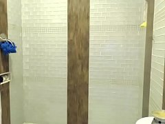 Play MP4 - Latina woman taking shower live show