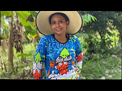 Play MP4 - campesina inocente es follada a cambio de unas gallinas