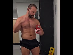 Play MP4 - Physique updateGlad to be back on bulk