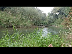 Play MP4 - outdoor wank at the river