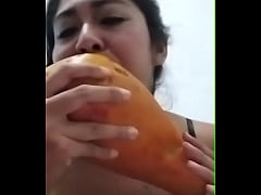 Play MP4 - Me prestas a tu novia para comerme su pap&aacute;ya&quest;&quest;&quest; &period;&period; Parejitas de Cancun&period; O alrededores &colon;&rpar;