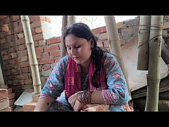 Play MP4 - Women labour fuck with labour contractor for earning extra money