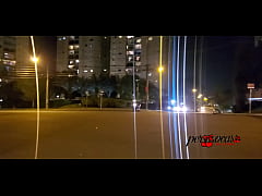 Play MP4 - Moto boy persegue Mulher que mostra seios no teto solar do carro