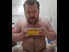 Play MP4 - I drink fresh urine and spit it out on my body&excl;