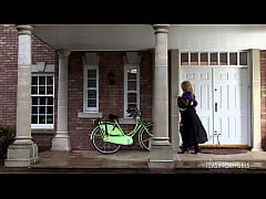 Play MP4 - Busty blonde girls playing with a hard dick in the bathtub