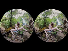 Play MP4 - Erotic Yanks Beauty Endza Loves Her Pussy In VR