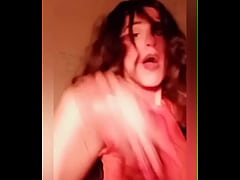 Play MP4 - Noche loca&period; Bailando solita