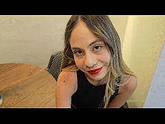 Play MP4 - A neighbor comes to my house and I don't miss the opportunity to fuck her