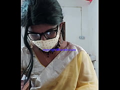 Play MP4 - Indian crossdresser model Lara D'Souza in yellow saree part 2