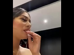 Play MP4 - Mi vecina me chupa la verga 1&sol;2