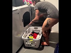 Play MP4 - Laundry day