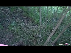 Play MP4 - Voyeur wichst und guckt zu - Teen aus Berlin nach Party im Park gefickt