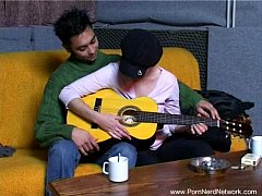 Play MP4 - Kinky Dutch Brunette In a Hat